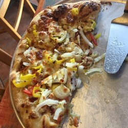 Capo's Pizza II - Tomato and bacon pizza with banana peppers and onions added