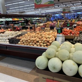 Raley's - Large Well-Stocked Produce Section - Grocery Near Me - Turlock, California