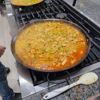 Kitchen Conservatory - Paella on the way - Cooking Schools Near Me - Saint Louis, Missouri Kitchen Conservatory - Paella on the way - Cooking Schools Near Me - Saint Louis, Missouri