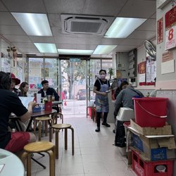 興記咖啡室 - Inside