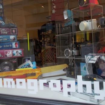 Axsum - Y a tout plein d'appareils photo Lomography chez Axsum !! :) - Accessories Near Me - Bordeaux, 33