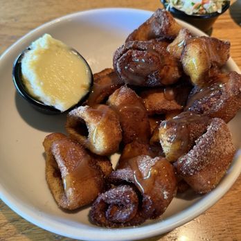 Applebee's Grill + Bar - Cinnabon Mini Swirls - American Near Me - Germantown, Maryland