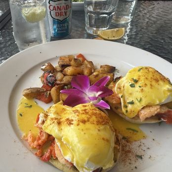 Off The Hook Raw Bar & Grill - Seafood Near Me - Freeport, New York