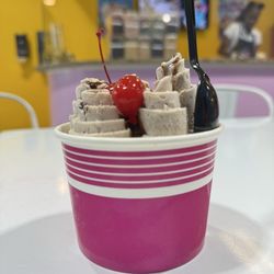 Curly Cream Rolled Ice Cream
