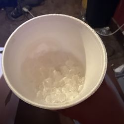 Bush's Chicken - Too much ice in the drink, & not nearly enough tea.
