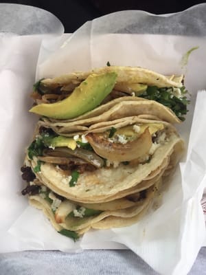 Taqueria Los Mexicanos (Food Truck) by null