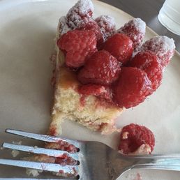 Raspberry almond tart Raspberry almond tart