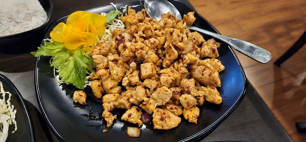 Chengs Restaurant & Bar