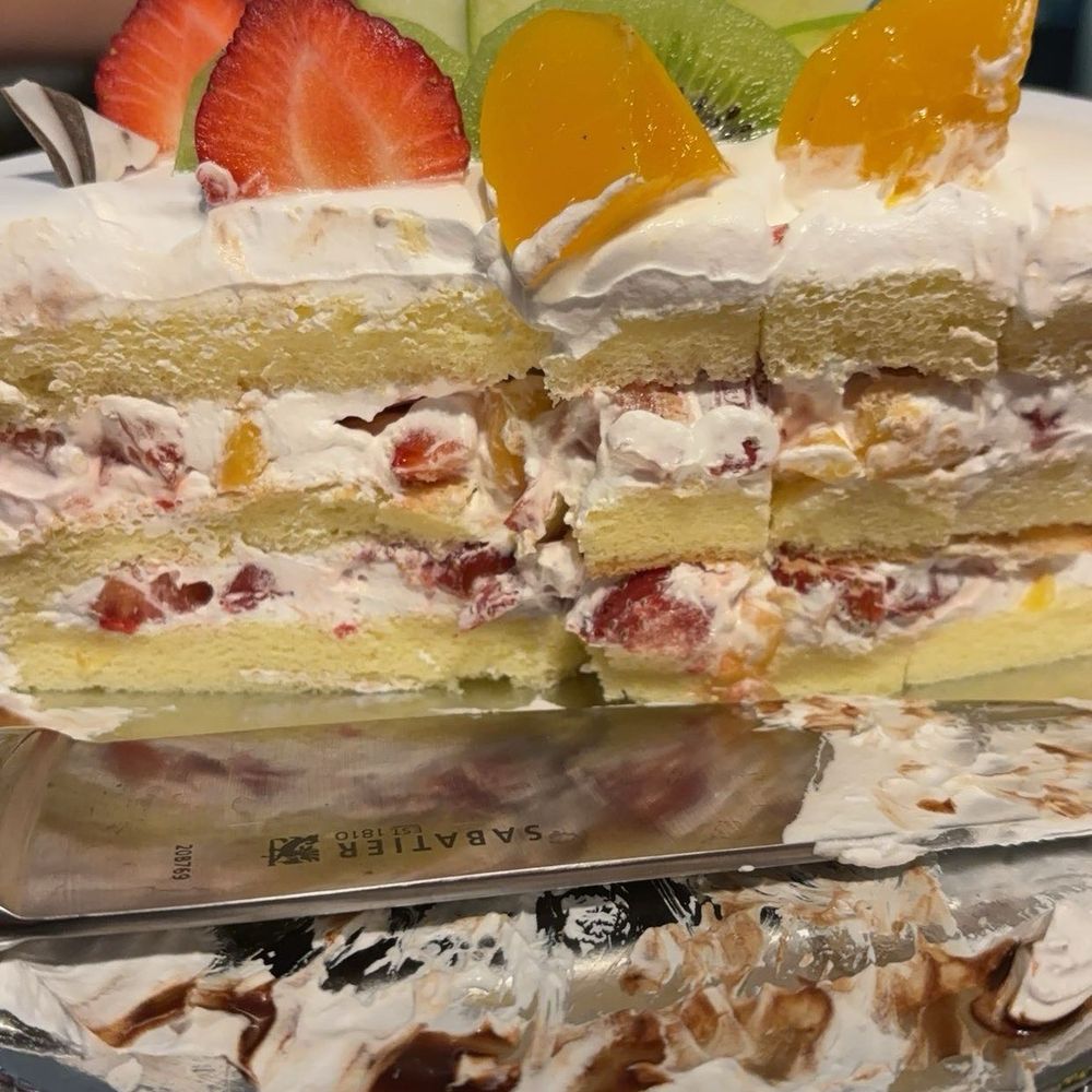 Honey Bakery - Chinese fresh fruit cake with seasonal fruits - Bakeries Near Me - Reno, Nevada Honey Bakery - Chinese fresh fruit cake with seasonal fruits - Bakeries Near Me - Reno, Nevada