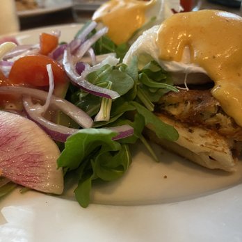 801 Restaurant & Bar - Eggs Chesapeake - Bars Near Me - Washington, DC, District of Columbia