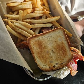 Sesh - Burger on gf bread - Breweries Near Me - St. Petersburg, Florida