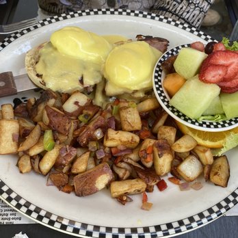 Black Bear Diner - Pleasanton - Eggs Benedict my mother enjoyed - American Near Me - Pleasanton, California Black Bear Diner - Pleasanton - Eggs Benedict my mother enjoyed - American Near Me - Pleasanton, California