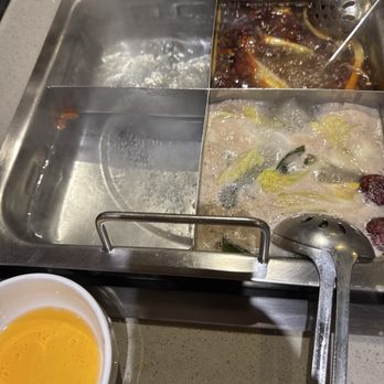 Haidilao Hotpot - Richmond - Chinese Near Me - Richmond, British Columbia