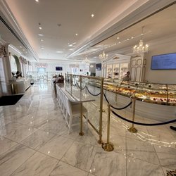 Emma’s Patisserie - Line