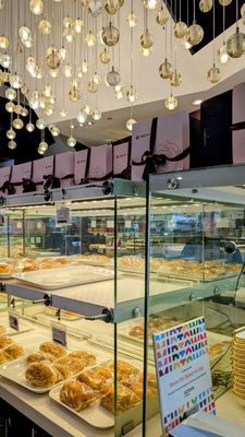 Sweet Hut Bakery & Cafe by null