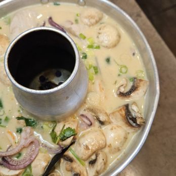 Pad Thai - Tom kha seafood hotpot - Thai Near Me - Duluth, Georgia