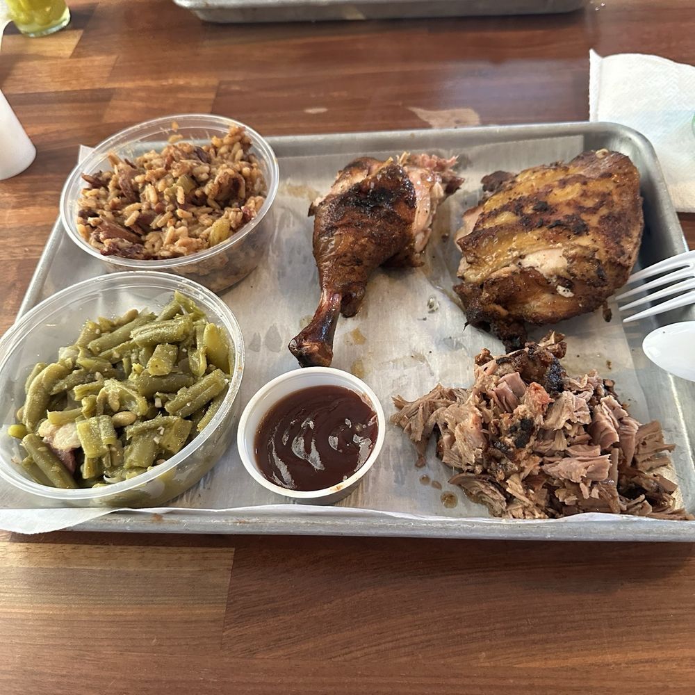 Smoked chicken-pulled pork-red beans & rice-southern green beans Smoked chicken-pulled pork-red beans & rice-southern green beans