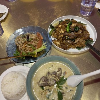 Isaan Der - Thai Near Me - Toronto, Ontario