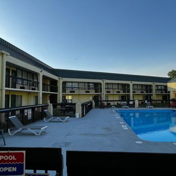 Red Carpet Inn & Suites - Hotels Near Me - Kinston, North Carolina Red Carpet Inn & Suites - Hotels Near Me - Kinston, North Carolina