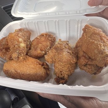 Vons Chicken Waimalu - 6 pieces of garlic chicken, very tasty ! - Chicken Wings Near Me - Aiea, Hawaii Vons Chicken Waimalu - 6 pieces of garlic chicken, very tasty ! - Chicken Wings Near Me - Aiea, Hawaii