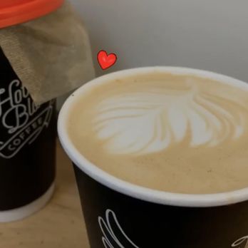 HotBlack Coffee - Vanilla Latte - Coffee & Tea Near Me - Toronto, Ontario HotBlack Coffee - Vanilla Latte - Coffee & Tea Near Me - Toronto, Ontario