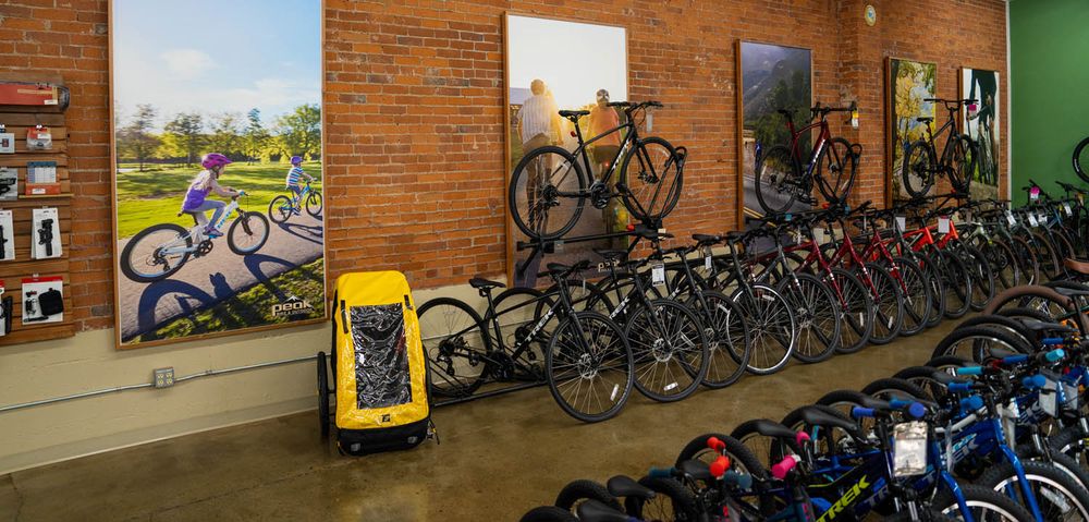 Social spots from Peak Bike & Outdoor