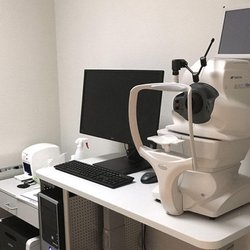 ARTEMIS MVZ Oberursel - Augenarzt Oberursel Behandlungszimmer