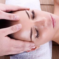 Art of Threading Beauty Bar