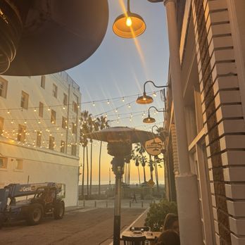 Dudley Market - Wine Bars Near Me - Venice, California