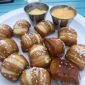 The Rooftop Lounge - Pretzel Bites - Lounges Near Me - Laguna Beach, California
