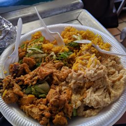 This is lemon chicken with rice and that's how much is left after 3 people trying to finish.