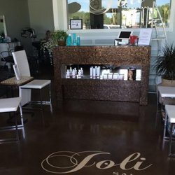 Joli Salon