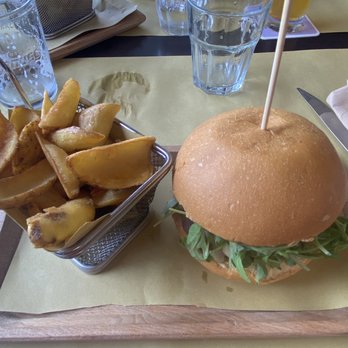 Food Factory - Burgers Near Me - Carpi, Missouri