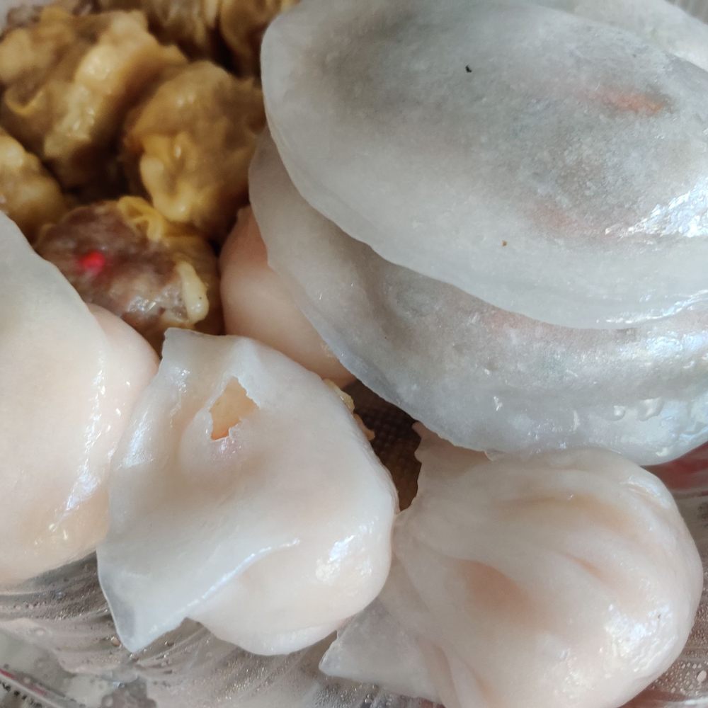 Good Luck Dim Sum - Clockwise: Pork siu mai, fun gor, har gow - Chinese Near Me - San Francisco, California Good Luck Dim Sum - Clockwise: Pork siu mai, fun gor, har gow - Chinese Near Me - San Francisco, California