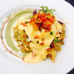 The Collins Cafe And Bar - Huevos Benedictos