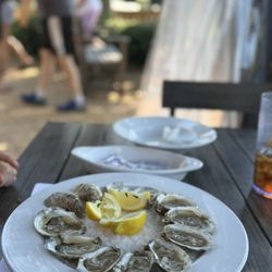 Sunset Pointe - raw oysters.