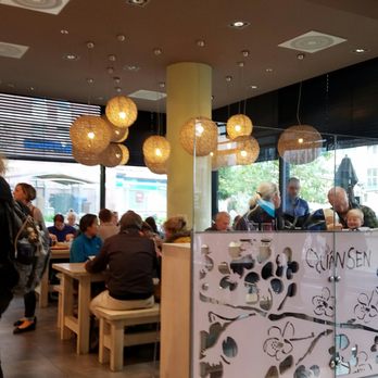 Quán Sen - Seating area - Vietnamese Near Me - Munich, BY