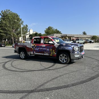 Cali Wrap Shop - Freeway Towing Truck Wrap - Vehicle Wraps Near Me - Rancho Cucamonga, California