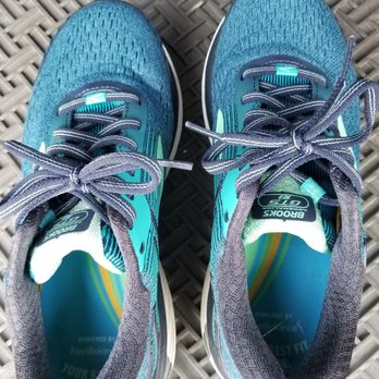 roadrunner shoes near me