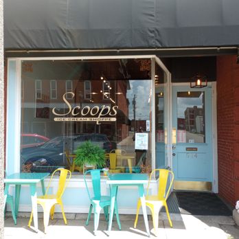 Scoops Ice Cream Shoppe - outside - Ice Cream & Frozen Yogurt Near Me - Coshocton, Ohio Scoops Ice Cream Shoppe - outside - Ice Cream & Frozen Yogurt Near Me - Coshocton, Ohio