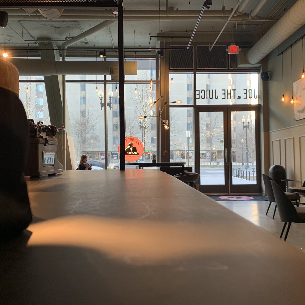 JOE & THE JUICE - Central table area (bar stool area) - Coffee & Tea Near Me - Washington, DC, District of Columbia