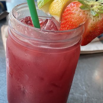 Kayak Kafe - Sangria - Sandwiches Near Me - Savannah, Georgia