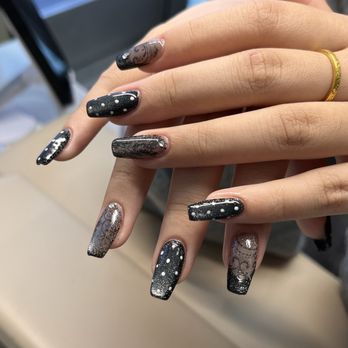 Mesa Nail - Nail Salons Near Me - Covina, California
