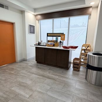 Hampton Inn Brattleboro - Breakfast - Hotels Near Me - Brattleboro, Vermont Hampton Inn Brattleboro - Breakfast - Hotels Near Me - Brattleboro, Vermont