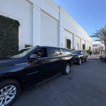 Vantablack Limo - Very clean cars and professional drivers - Limos Near Me - Thousand Palms, California Vantablack Limo - Very clean cars and professional drivers - Limos Near Me - Thousand Palms, California
