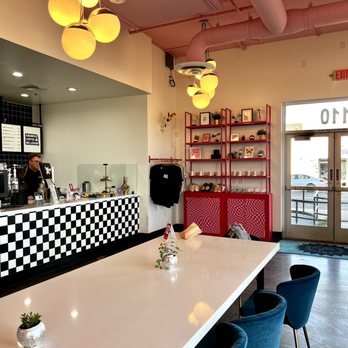 Dig it Coffee - Seating area and counter near the entrance - Coffee & Tea Near Me - Las Vegas, Nevada Dig it Coffee - Seating area and counter near the entrance - Coffee & Tea Near Me - Las Vegas, Nevada