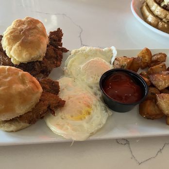 Ebb & Flow - Honey butter chicken biscuits - Cocktail Bars Near Me - Plano, Texas