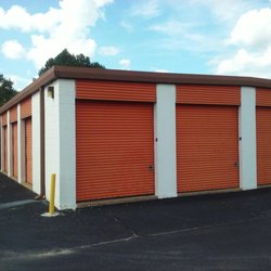 EasyHub Storage - Drive-up self storage