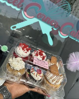 Sweet Corner Cakes by null