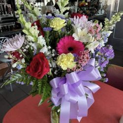 Designs by Linda Florist - Beautiful birthday bouquet